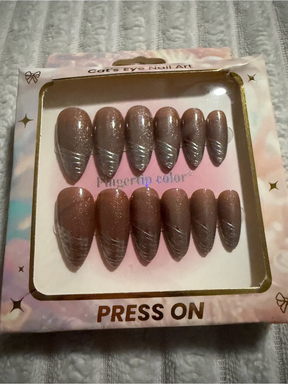 Press-On Nail Set in Shimmery Taupe Brown - Cat's Eye Design
